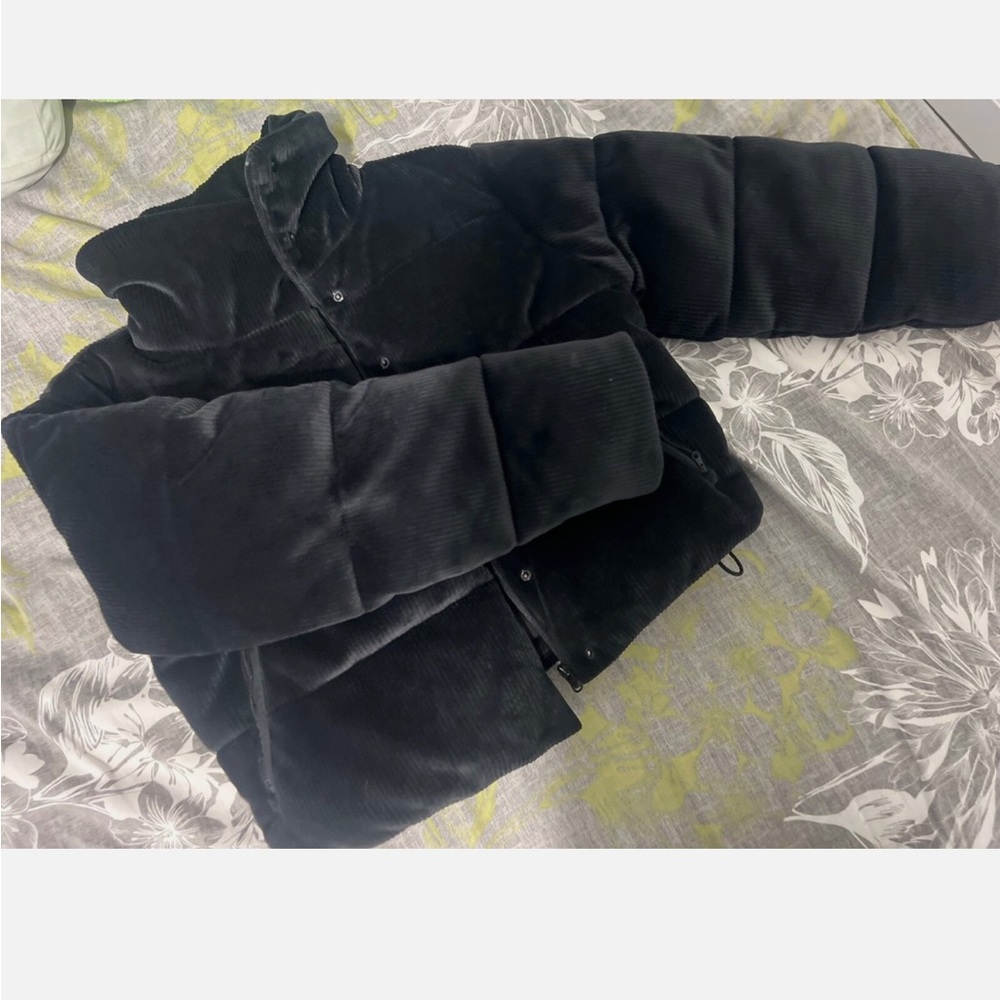ALO Yoga Black Jacket - Picture 4 of 5
